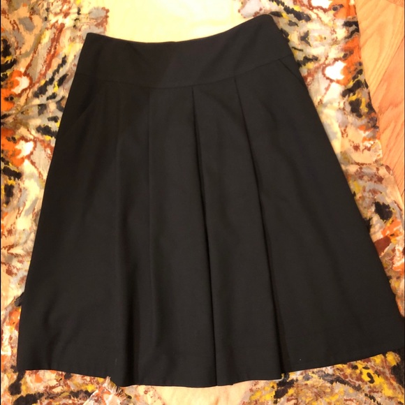 Elie Tahari Dresses & Skirts - Ellie Tahari black skirt size 12 EUC